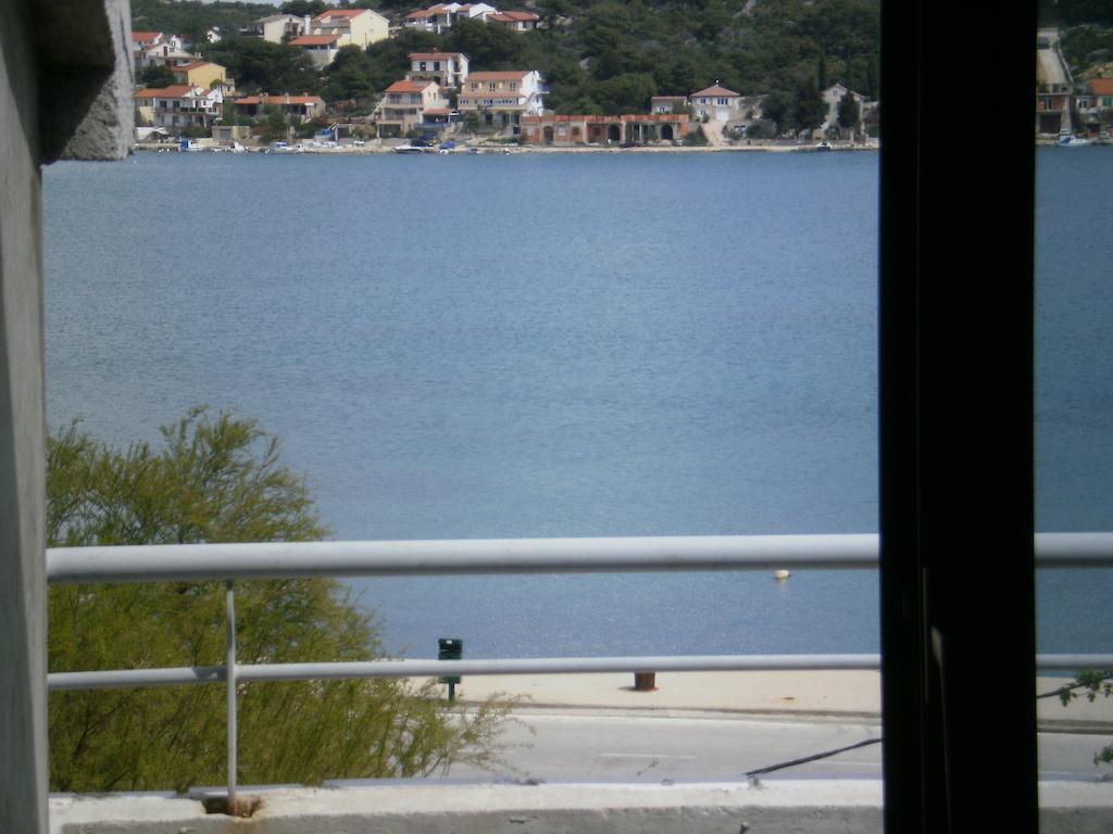 Apartments Lorenco Tisno Oda fotoğraf